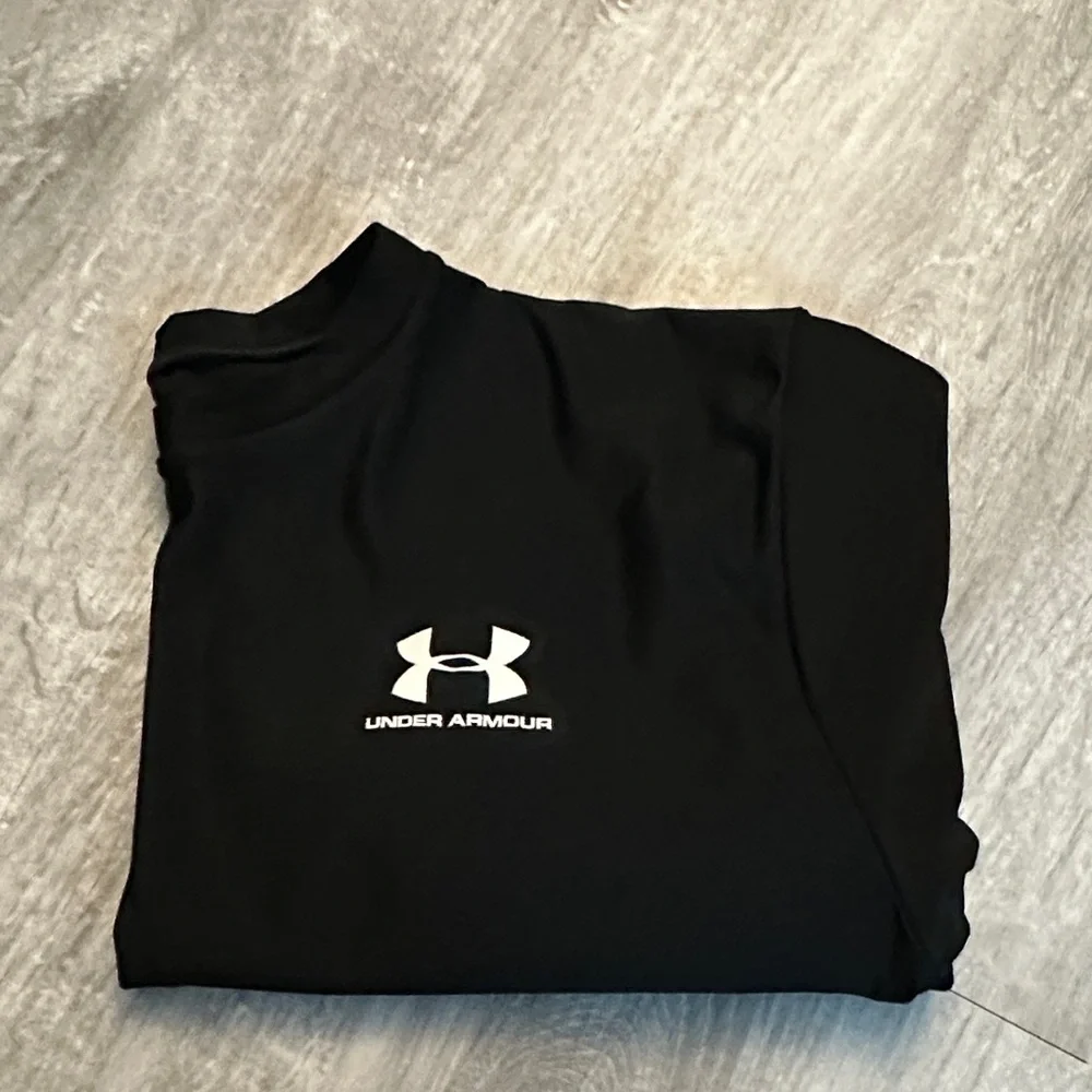 Under Armour Men’s Black Long Sleeve Compression Shirt - Picture 8 of 9